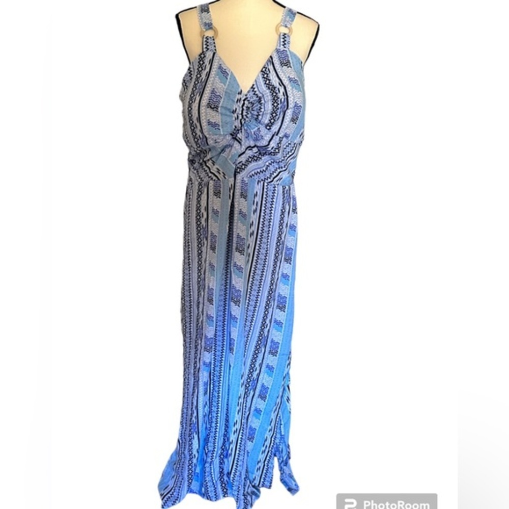 No boundaries maxi dress size XXXL slit on the sides NWT